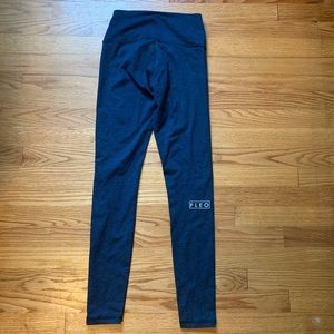 Navy Fleo Bounce Leggings